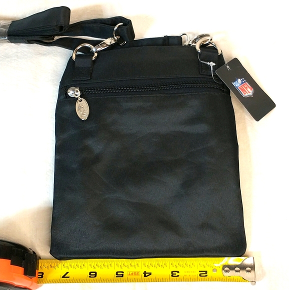 NWT Pittsburgh Steelers crossbody. 3 outside pockets adjustable comfort strap. - Picture 2 of 5